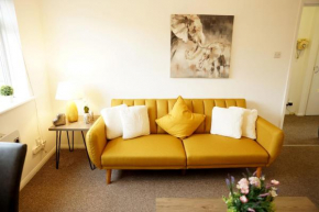10BH Dreams Unlimited- Budget Heathrow Long stay Apartment with FREE PARKING